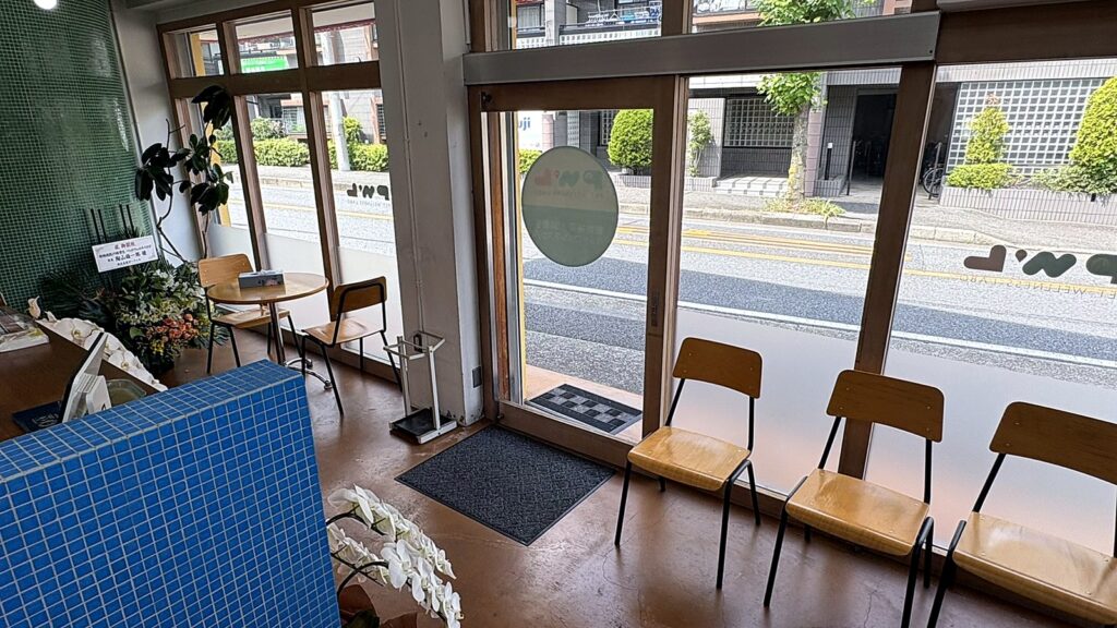 動物病院川崎菅生ペットウェルネスラボの待合室