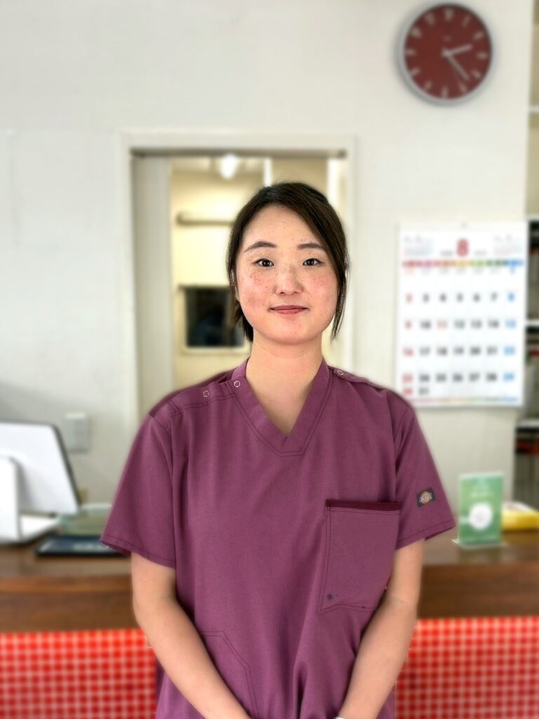 笠原帆蘭獣医師宣材写真